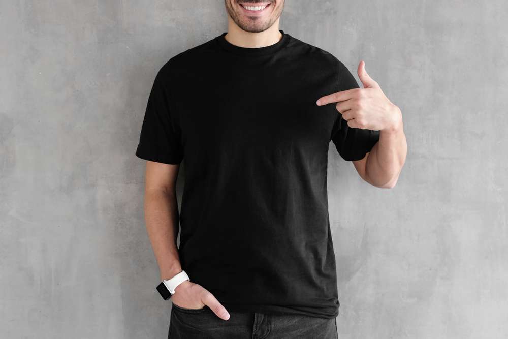 plain black t-shirt