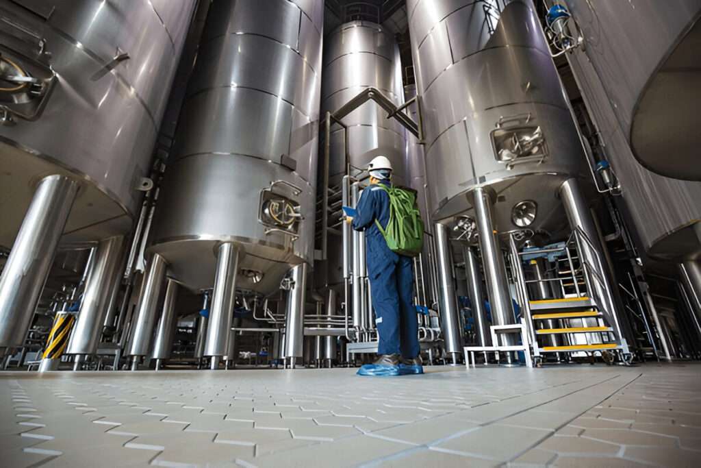 300 Gallon Stainless Steel Mixing Tank